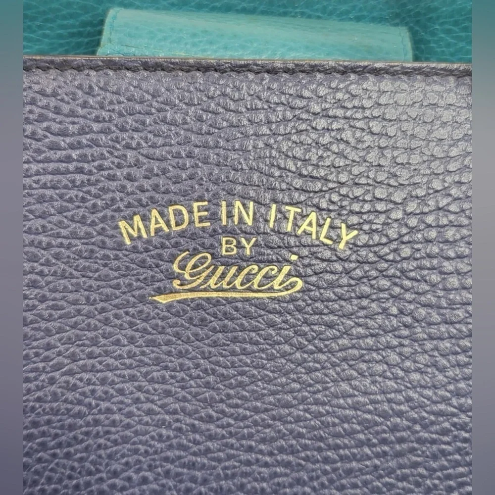 Gucci pebbled swing tote bag blue